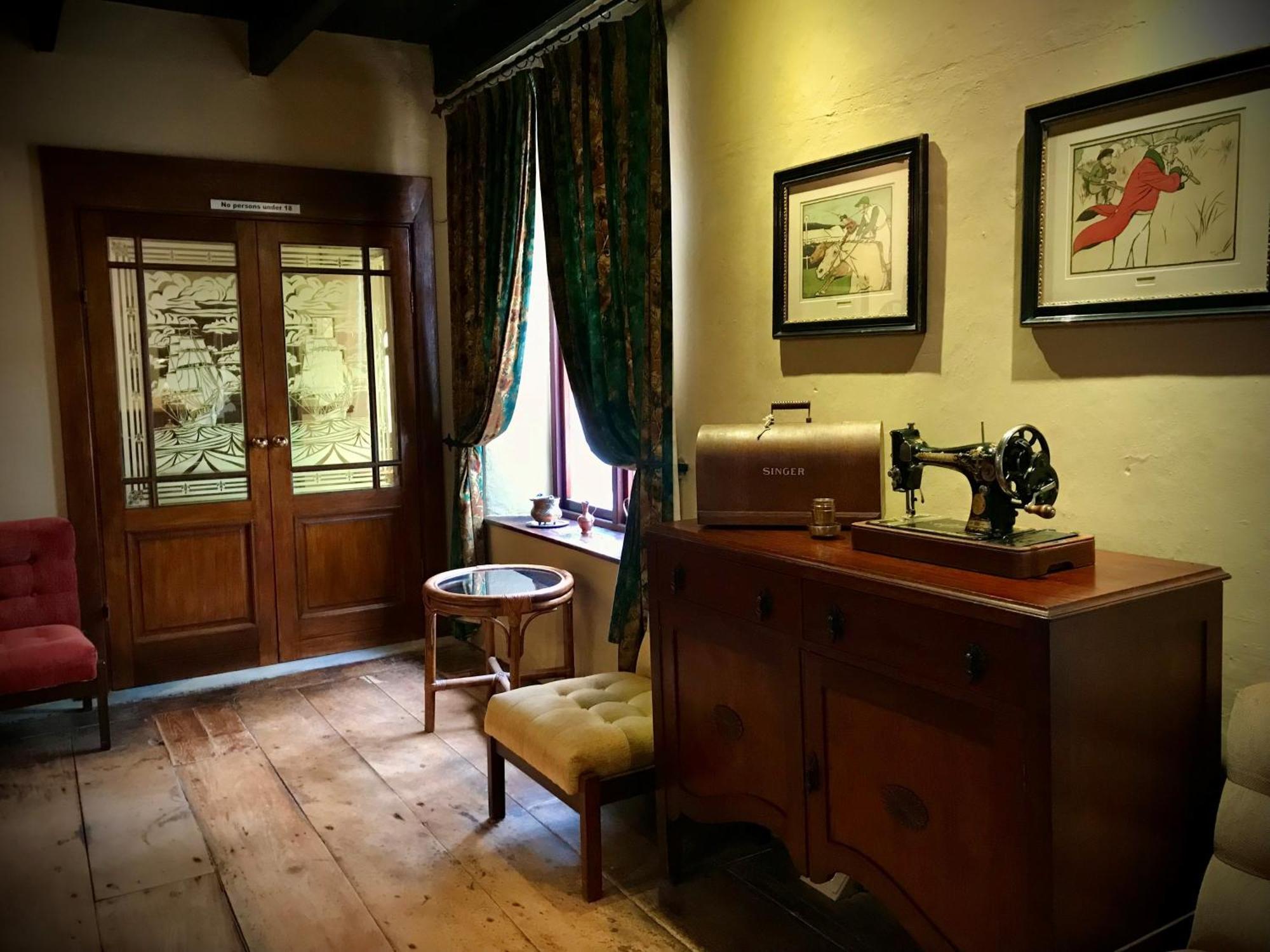 Eight Bells Mountain Inn Ruiterbos Buitenkant foto
